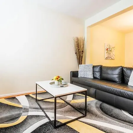 20 Mins From Downtown Raleigh Apartment